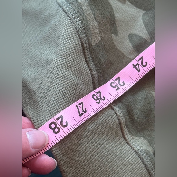 Amazon Essentials Camo Print Sweatshirt – Size 6X (Plus) - Picture 10 of 12